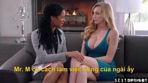 Vợ lén lút quan hệ với bạn trai và quan hệ với anh ta trong xe